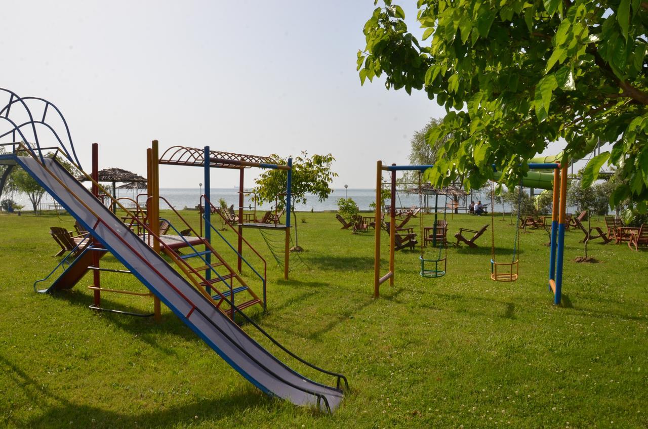 Mertur Hotel Ciftlikkoy  Экстерьер фото