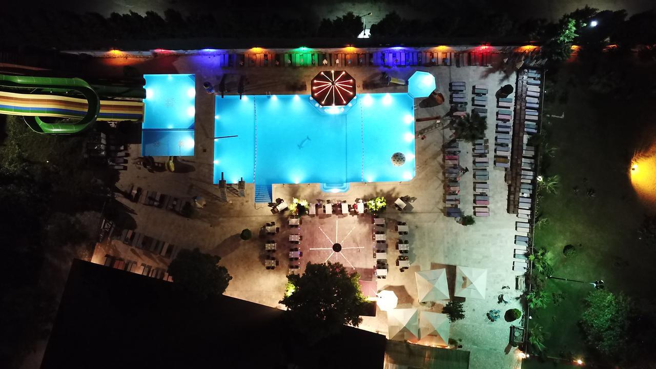 Mertur Hotel Ciftlikkoy  Экстерьер фото